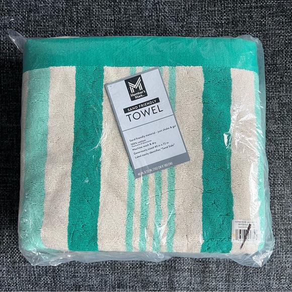 NWT Member's Mark 2-Pack Adult Sand-Friendly Beach Towels, 40" x 72" - Picture 8 of 11